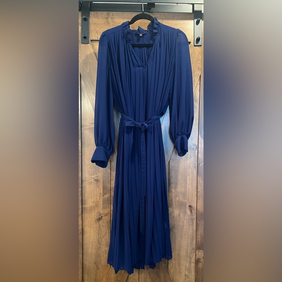 Banana Republic Dresses & Skirts - Elegant Navy Blue Dress